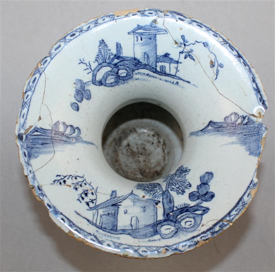 A mid 18th century English? blue and white delftware spittoon, 12.4cm